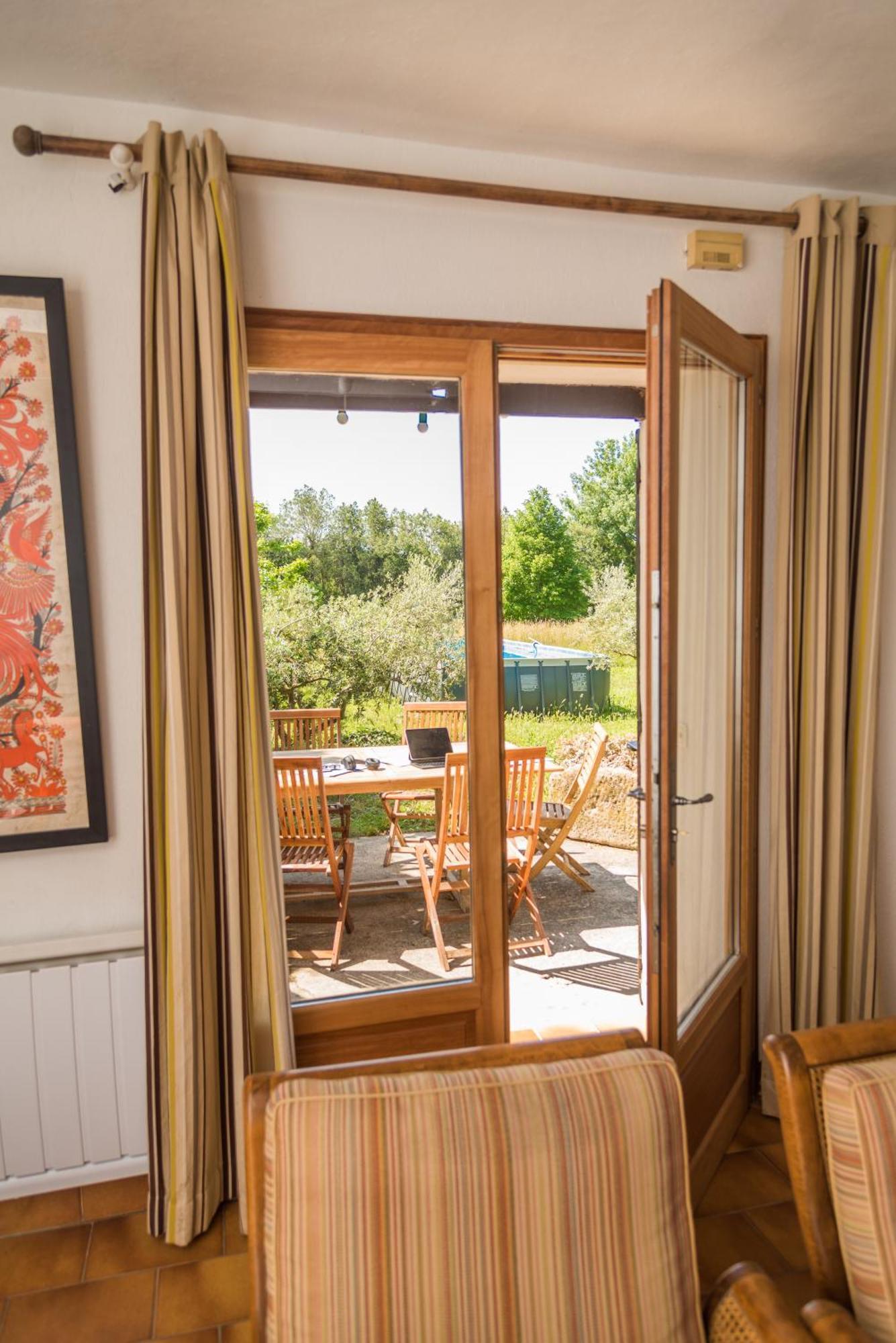 Villa Mas dans la campagne pour loisirs et télétravail Sarrians Exterior foto